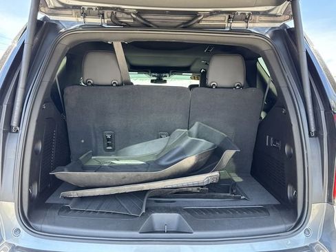 Used 2021 Chevrolet Tahoe LT w/ LT Signature Package image 17