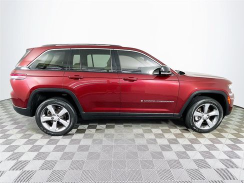 Used 2022 Jeep Grand Cherokee Limited AWD/4WD image 10