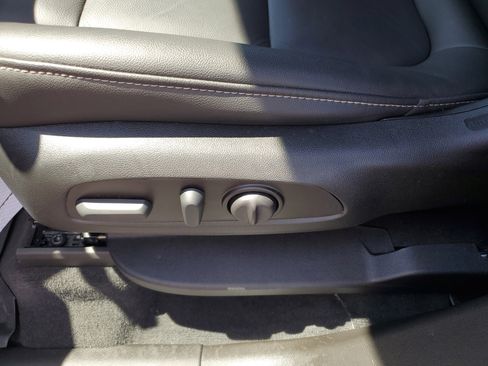 Used 2023 Chevrolet Traverse LT w/ LPO, Floor Liner Package image 17