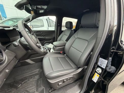 New 2025 Chevrolet Colorado Trail Boss w/ Midnight Edition image 7