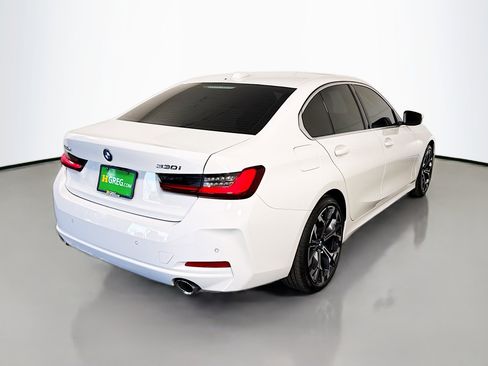 Used 2025 BMW 330i Sedan w/ M Sport Package image 10