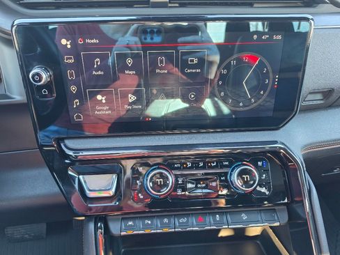 Used 2024 GMC Sierra 1500 AT4 w/ Technology Package image 21