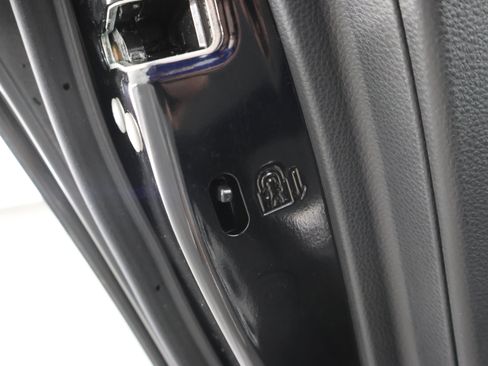 Used 2024 Toyota Corolla LE FWD image 33