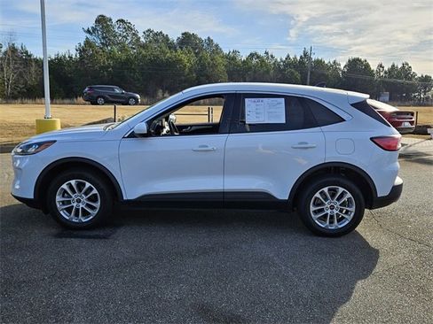 Used 2020 Ford Escape SE image 5