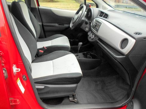 Used 2014 Toyota Yaris L FWD image 20