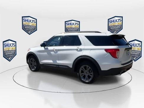 Used 2023 Ford Explorer XLT w/ Equipment Group 202A image 6