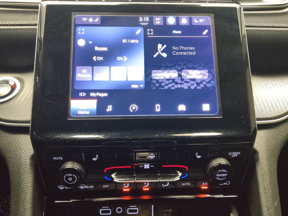 Used 2023 Jeep Grand Cherokee Altitude AWD/4WD image 25