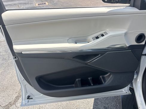 New 2026 Lincoln Navigator Premiere AWD/4WD image 11