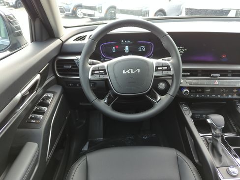 New 2025 Kia Telluride S image 16