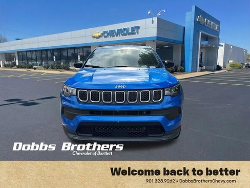 Used 2023 Jeep Compass Sport AWD/4WD image 2
