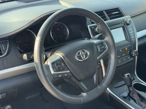 Used 2017 Toyota Camry SE FWD image 20