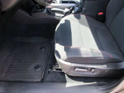 Used 2023 Toyota Tacoma SR5 w/ Technology Package AWD/4WD image 21