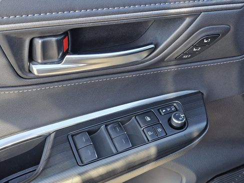 Used 2021 Toyota Venza XLE w/ Softex Package image 16