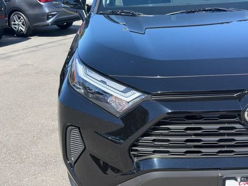Used 2025 Toyota RAV4 XLE AWD/4WD image 5