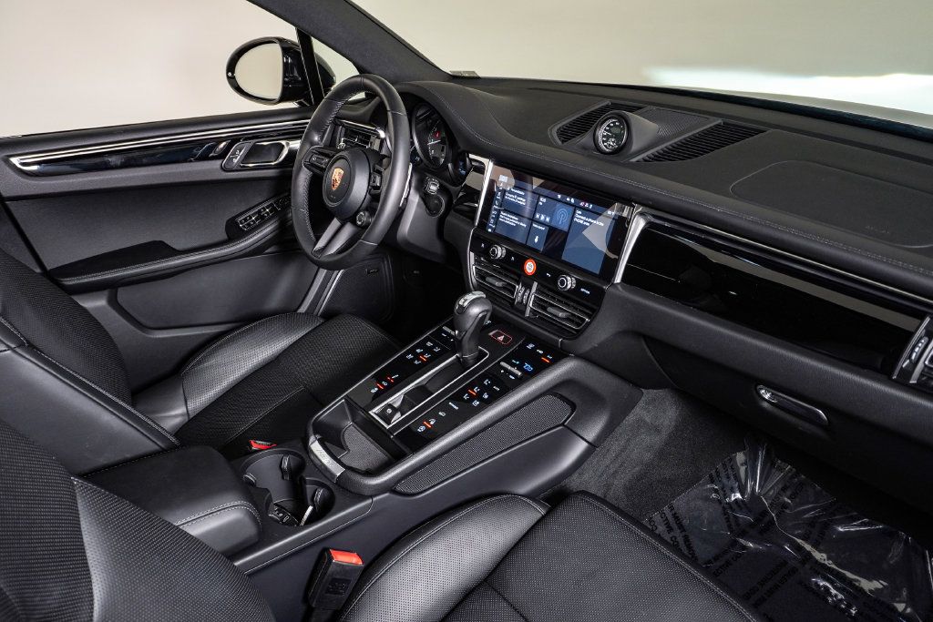 Certified 2026 Porsche Macan S AWD/4WD image 14