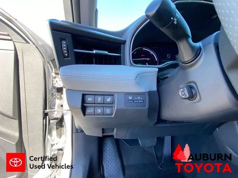 Certified 2019 Toyota Avalon Limited w/ Advanced Safety Package FWD image 36