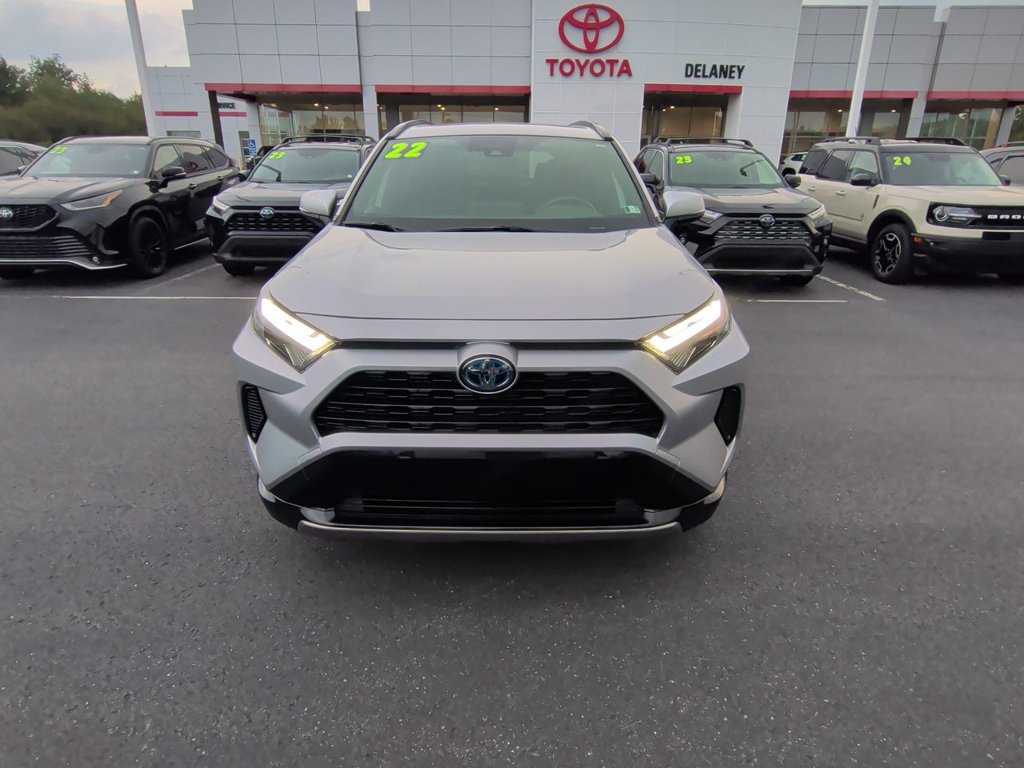 Used 2022 Toyota RAV4 SE w/ Convenience Package AWD/4WD image 3
