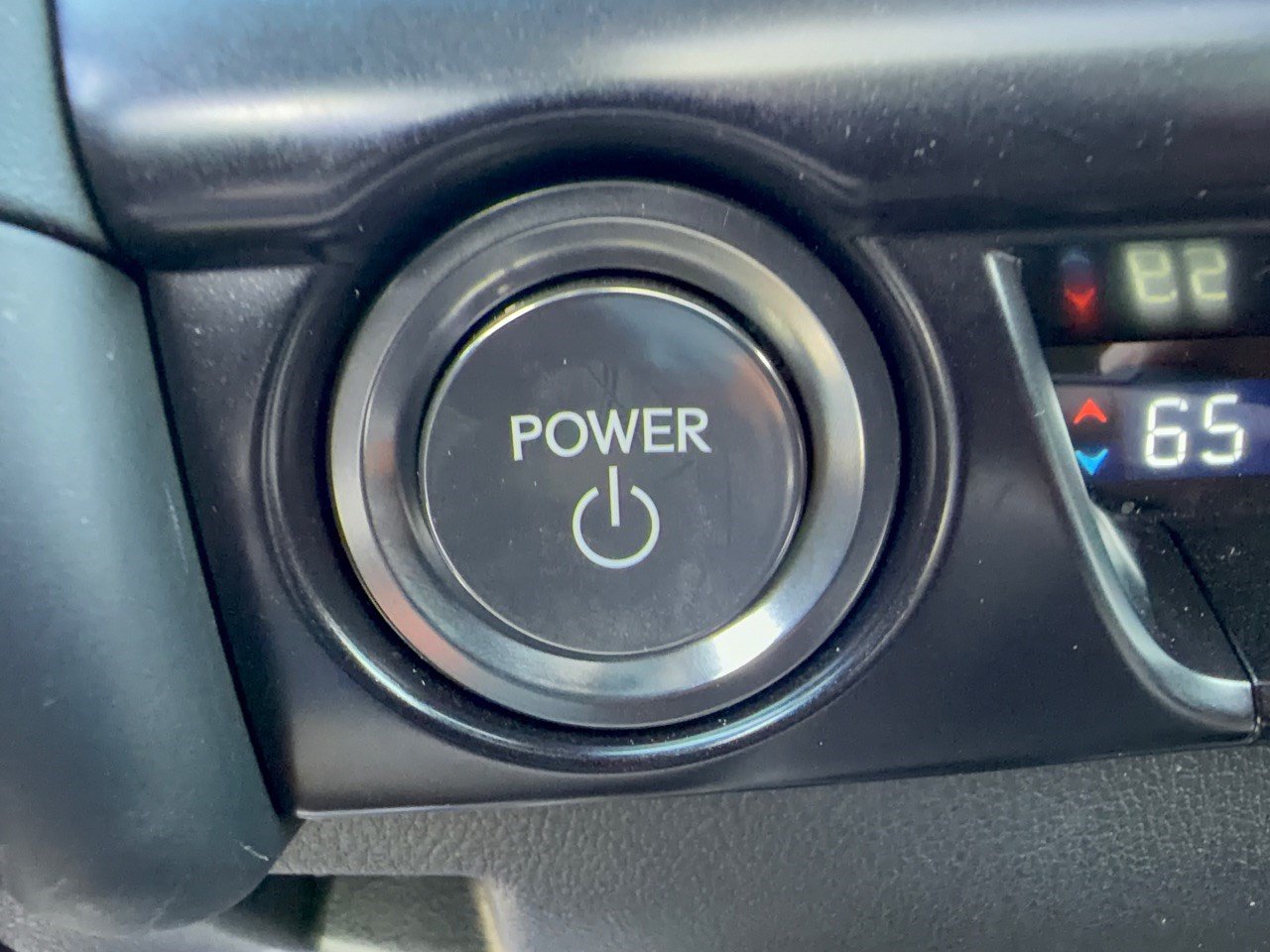 Certified 2025 Lexus UX 300h FWD w/ Accessory Package (Z2) image 21