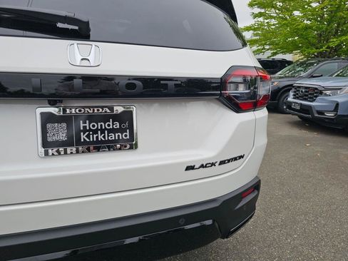 New 2026 Honda Pilot Black Edition image 15
