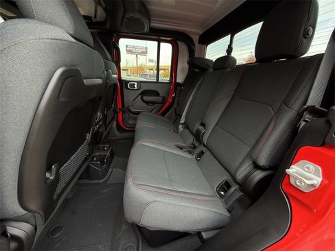 New 2025 Jeep Gladiator Rubicon w/ Convenience Group image 20
