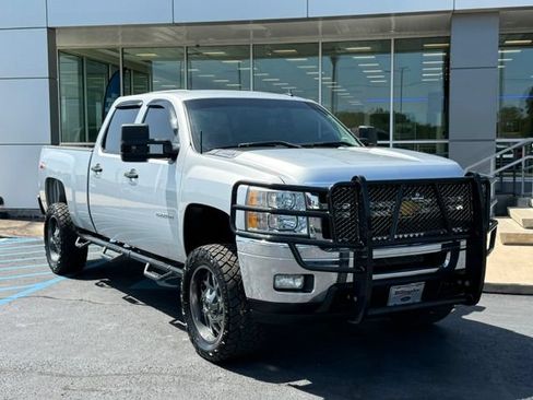 Used 2014 Chevrolet Silverado 2500 LT w/ Interior Plus Package AWD/4WD image 2
