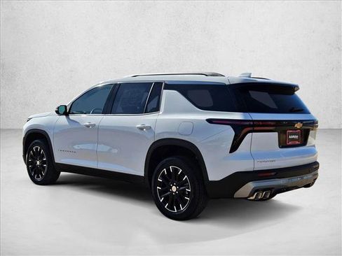 New 2026 Chevrolet Traverse LT image 9