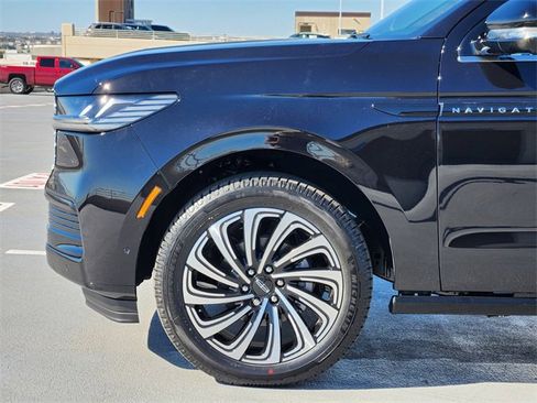 New 2025 Lincoln Navigator Black Label image 9