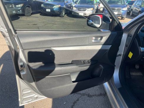 Used 2010 Subaru Legacy 2.5i image 12
