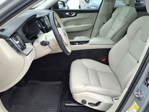 Certified 2024 Volvo XC60 B5 Plus w/ Protection Package Premier AWD/4WD image 20