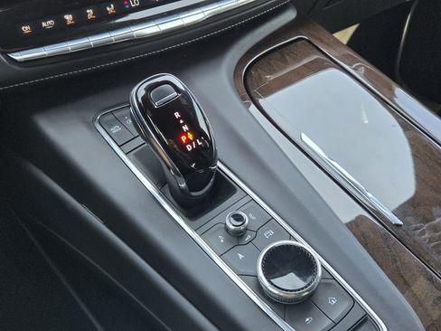 Used 2023 Cadillac Escalade Sport Platinum w/ LPO, Floor Liner Package AWD/4WD image 28