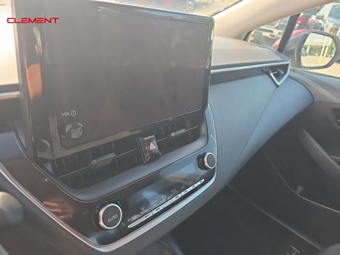 Used 2026 Toyota Corolla LE FWD image 17