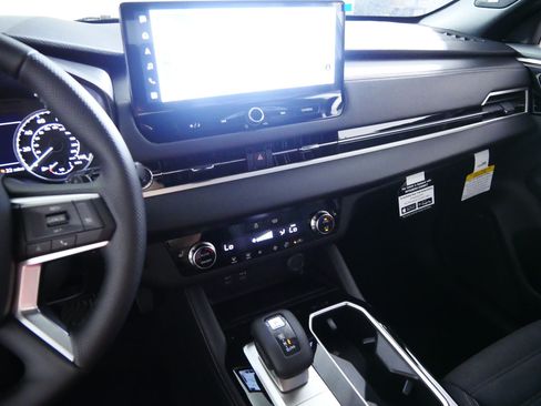 New 2026 Mitsubishi Outlander LE AWD/4WD image 5
