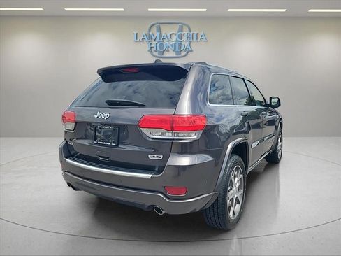 Used 2018 Jeep Grand Cherokee Limited AWD/4WD image 5