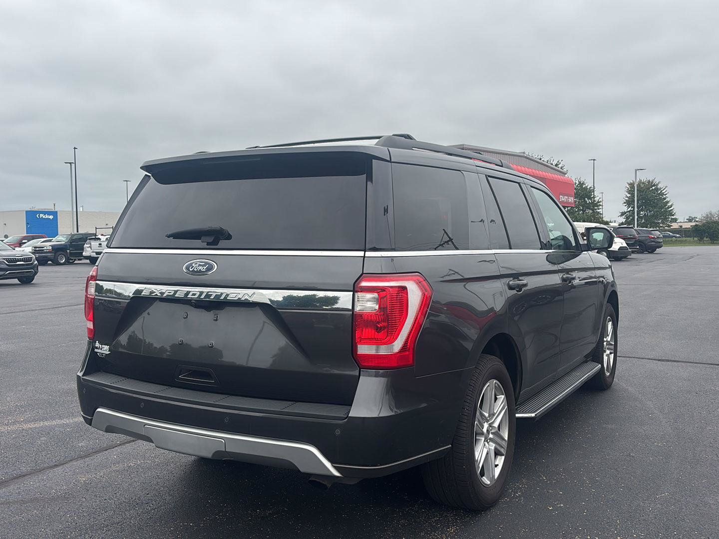 Used 2020 Ford Expedition XLT w/ Equipment Group 202A AWD/4WD image 6