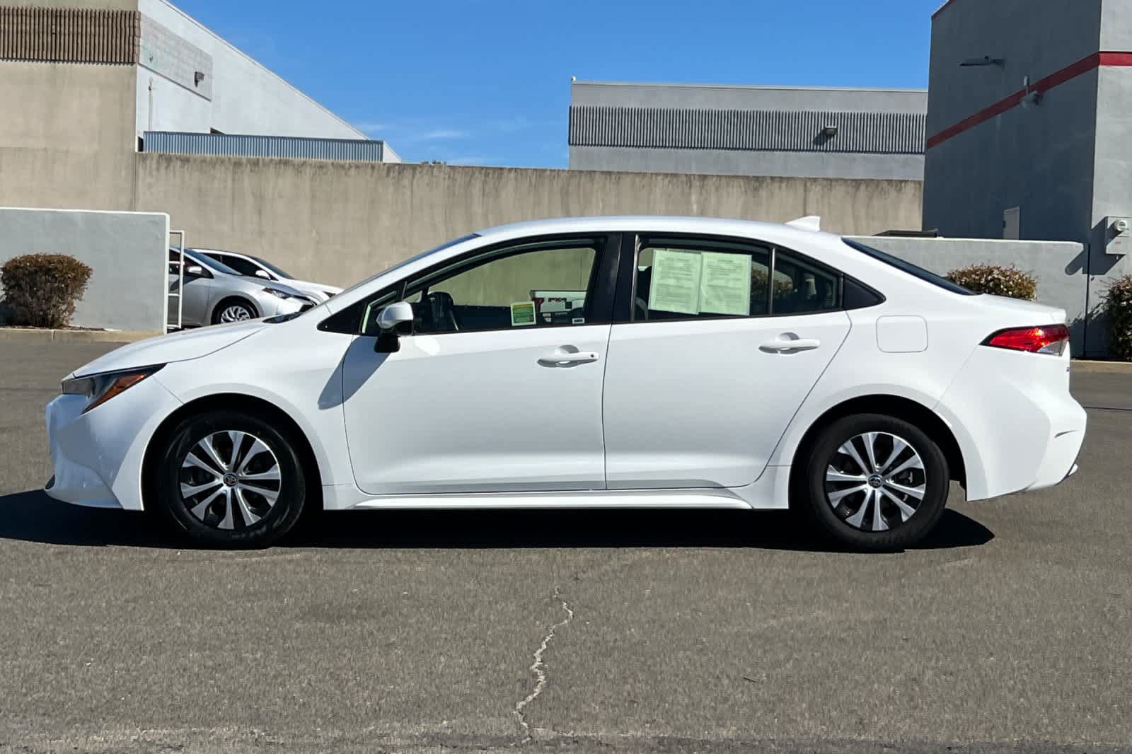 Certified 2022 Toyota Corolla LE FWD image 9