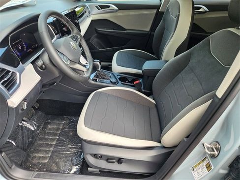 New 2025 Volkswagen Taos SE image 13