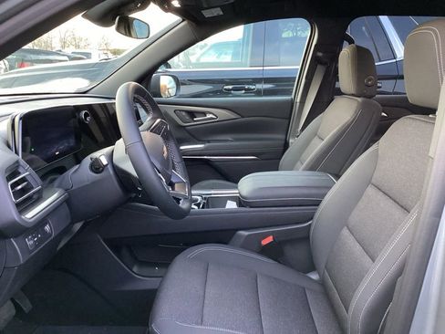 Used 2026 Chevrolet Traverse LT image 10