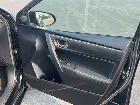 Used 2018 Toyota Corolla XLE FWD image 28