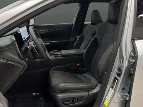Used 2025 Lexus RX 500h F Sport image 9