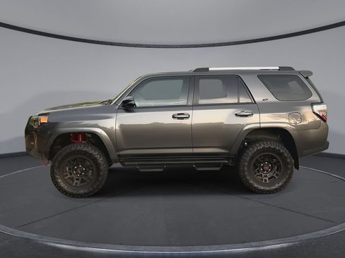 Used 2023 Toyota 4Runner SR5 Premium w/ Moonroof Package RWD image 5