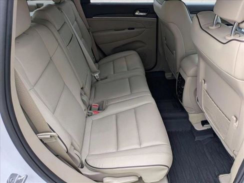 Used 2020 Jeep Grand Cherokee Overland AWD/4WD image 22