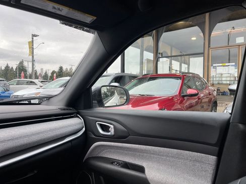 Used 2025 Jeep Compass Latitude image 35