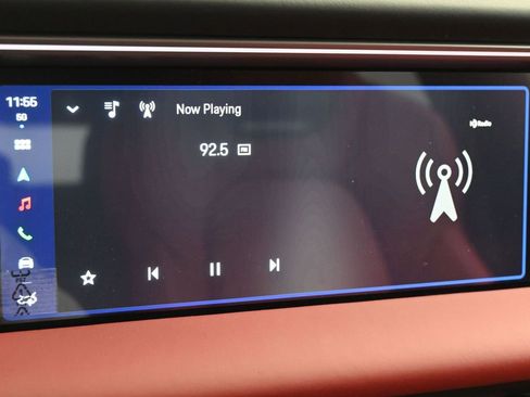 New 2024 Porsche Macan 4 Electric AWD/4WD image 15