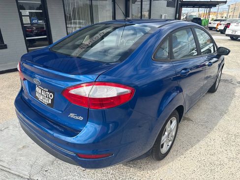 Used 2018 Ford Fiesta SE image 4