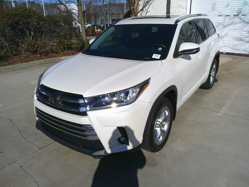Used 2019 Toyota Highlander Limited image 6