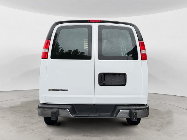 Used 2024 Chevrolet Express 2500 w/ Driver Convenience Package RWD image 4