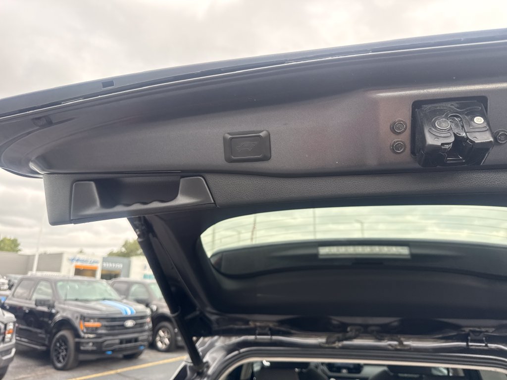 Used 2020 Toyota RAV4 XLE w/ Convenience Package AWD/4WD image 14