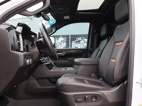 Used 2025 GMC Sierra 3500 AT4 w/ AT4 Premium Plus Package AWD/4WD image 18
