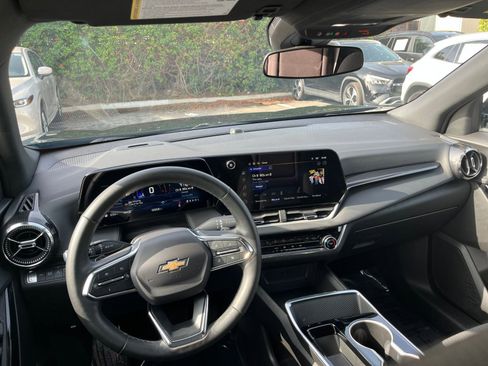 Used 2025 Chevrolet Equinox LT image 33