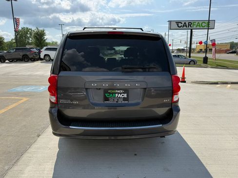 Used 2020 Dodge Grand Caravan SXT FWD image 11
